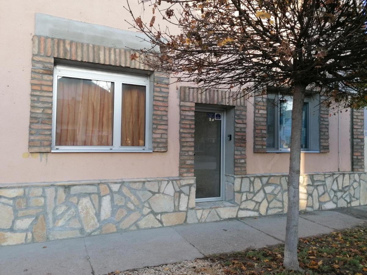 Apartman Sirmium Apartment Sremska Mitrovica Exterior foto